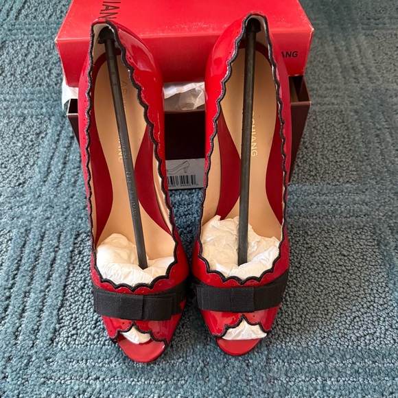 Arturo Chiang Patent leather Red Peep-Toe Heels with Black Trim - Picture 1 of 5